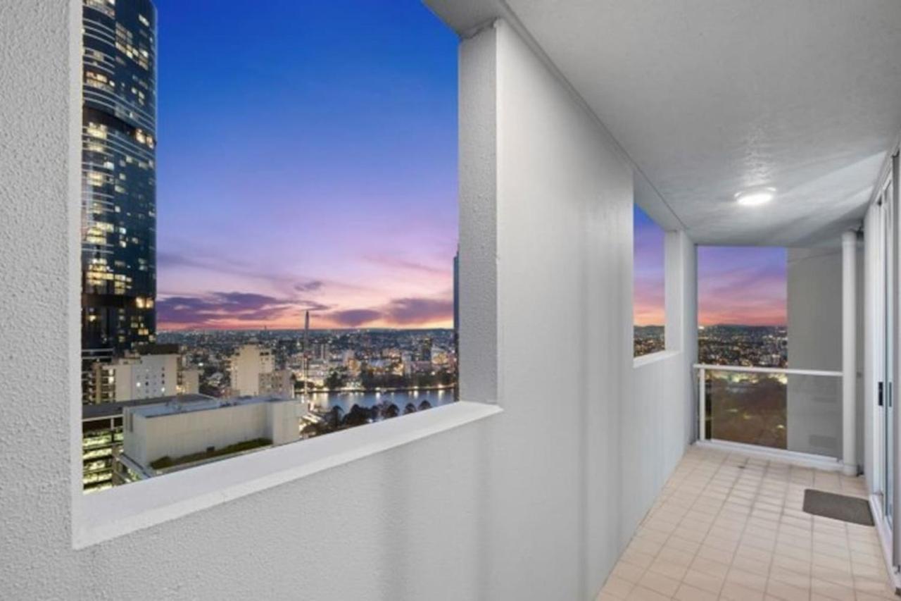 Lux Sub-penthouse With Casino Views Apartment *
