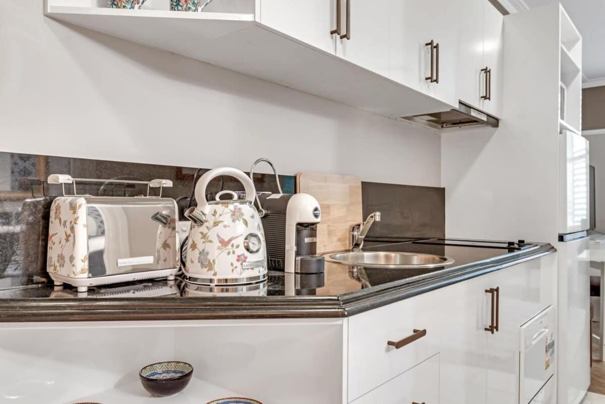 Adina 1br Walk To Queen St Mall Apartamento