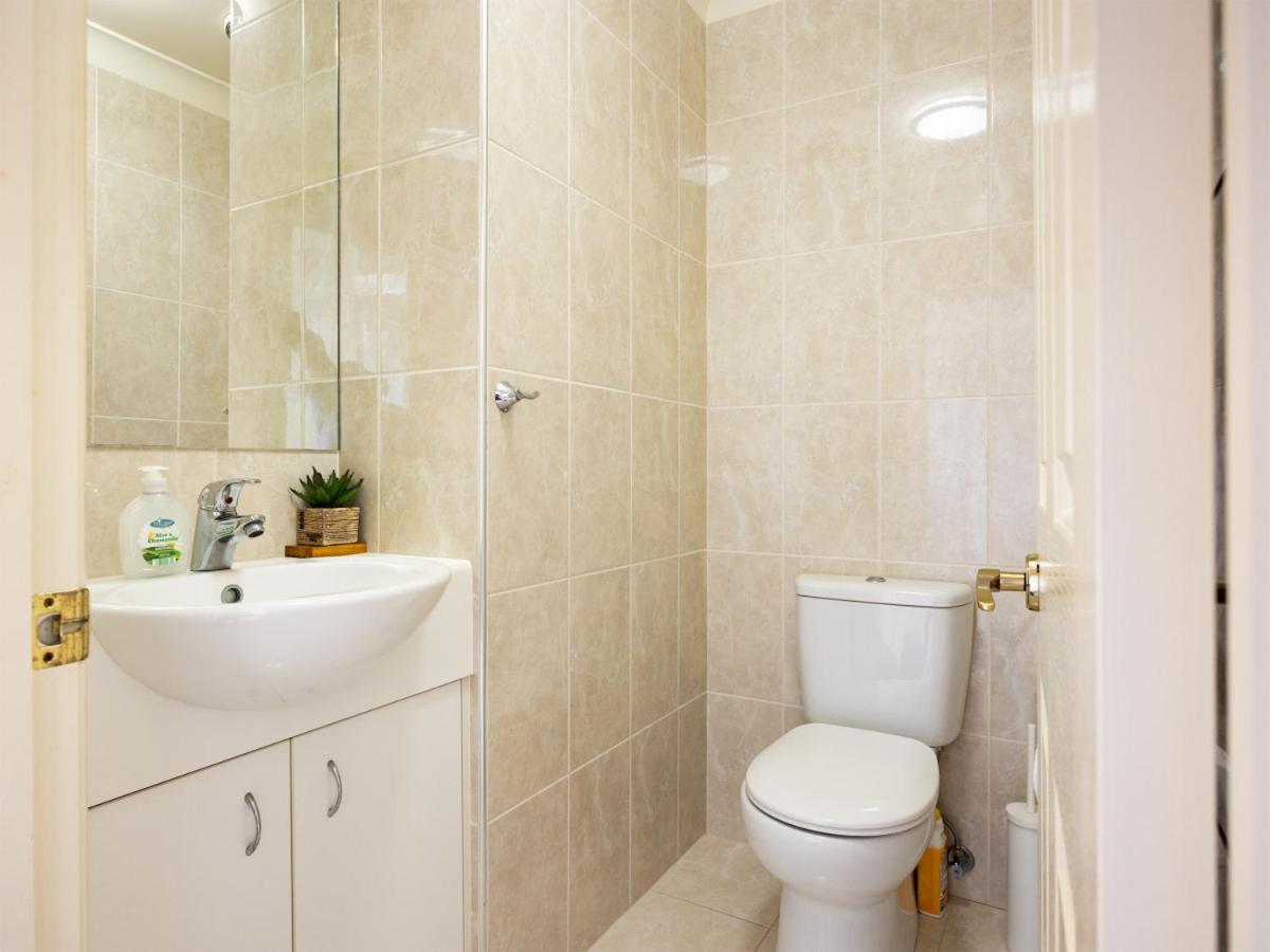 Spacious Comfy 4 Bedroom Near Sunnybank