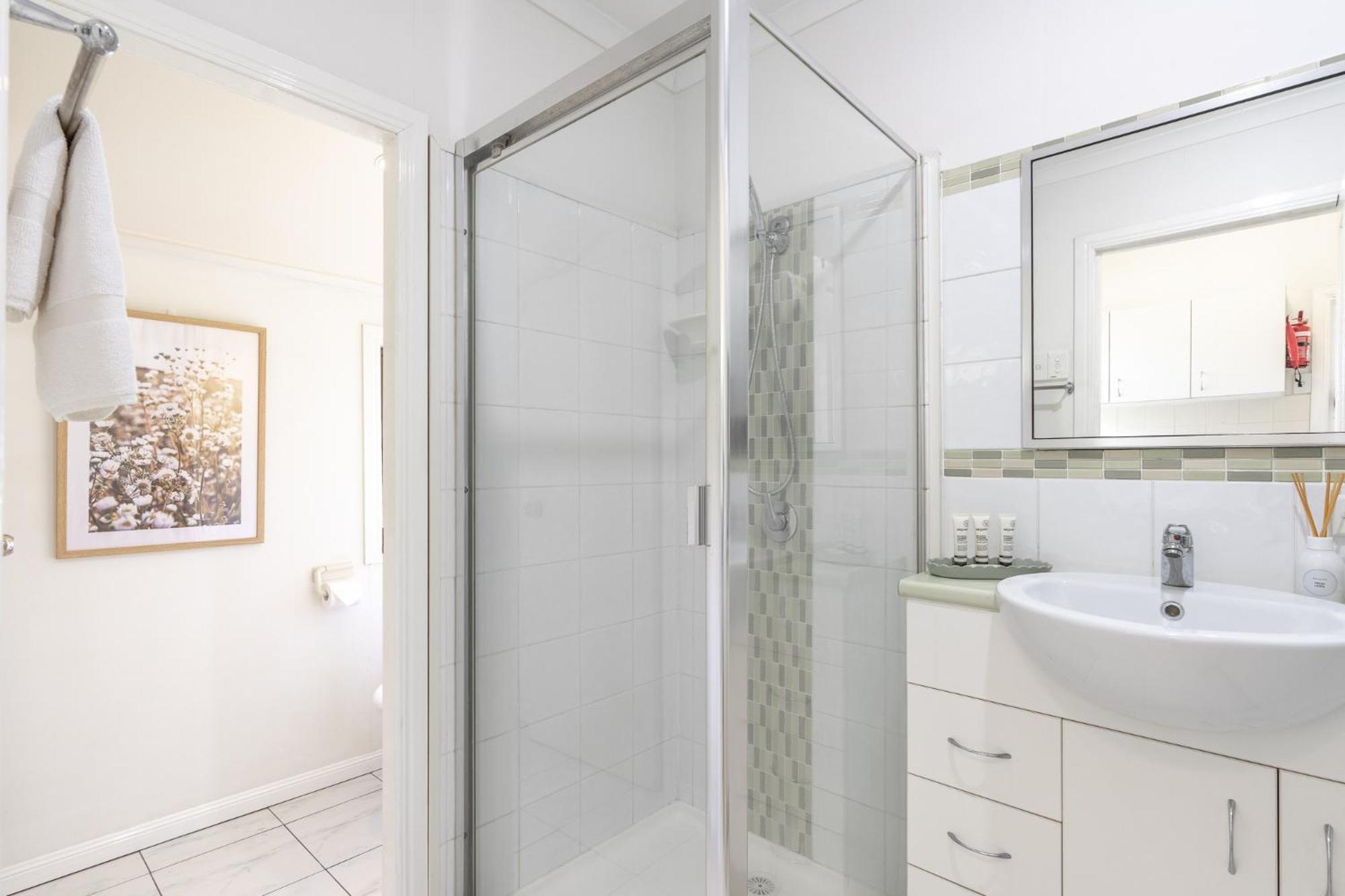 Bright & Cosy 1-bed 15-min From Cbd Holiday home *
