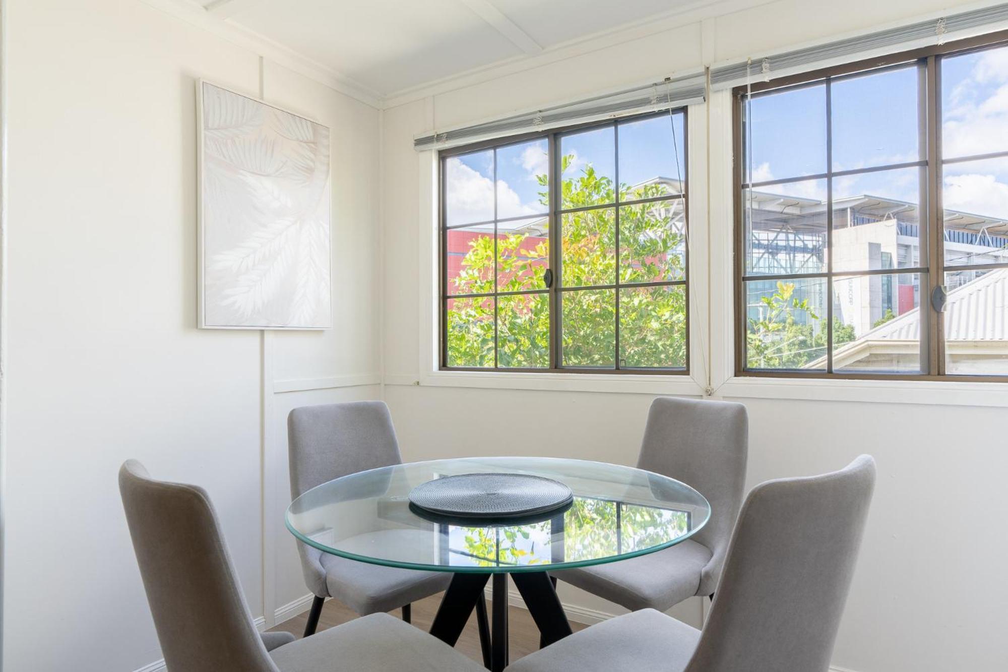 Bright & Cosy 1-bed 15-min From Cbd * Brisbane