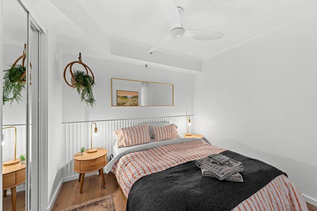 Stunning! 2bed, 1bath, 1car, Views - Cbd