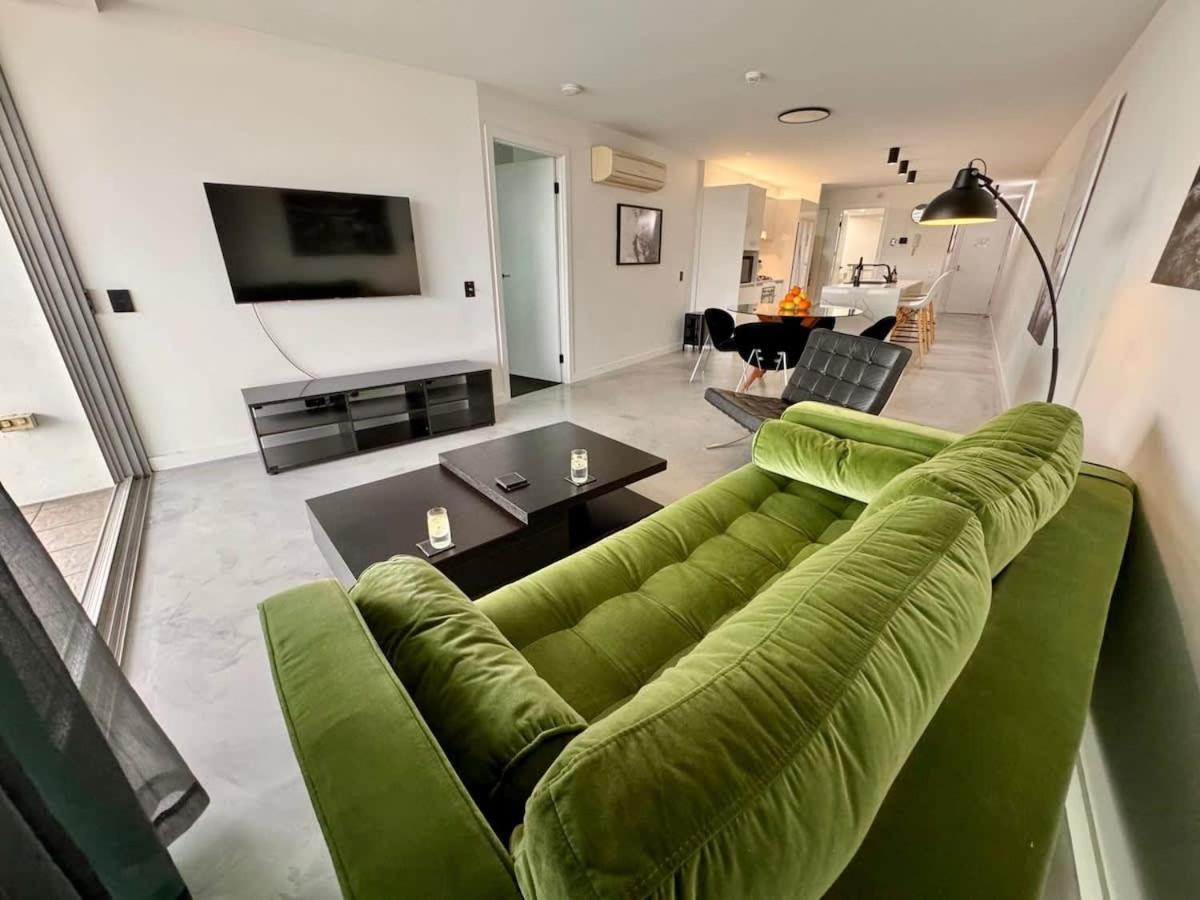 Spacious River View 3 Bdrm With 2 Car Spaces *