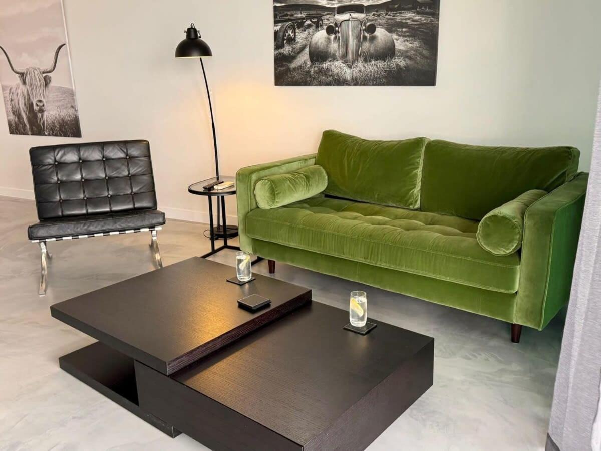 Spacious River View 3 Bdrm With 2 Car Spaces Apartment Brisbane
