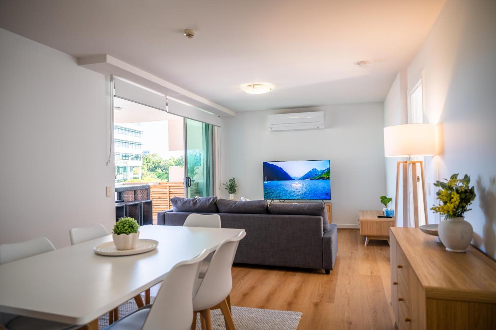 3-bedroom Unit With River Views And Balcony * Brisbane