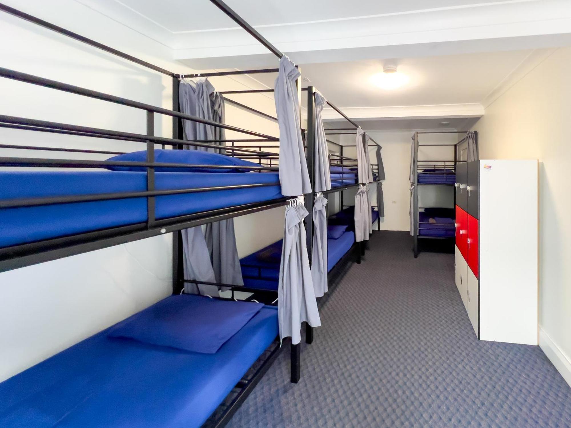 Somewhere To Backpackers Hostel
