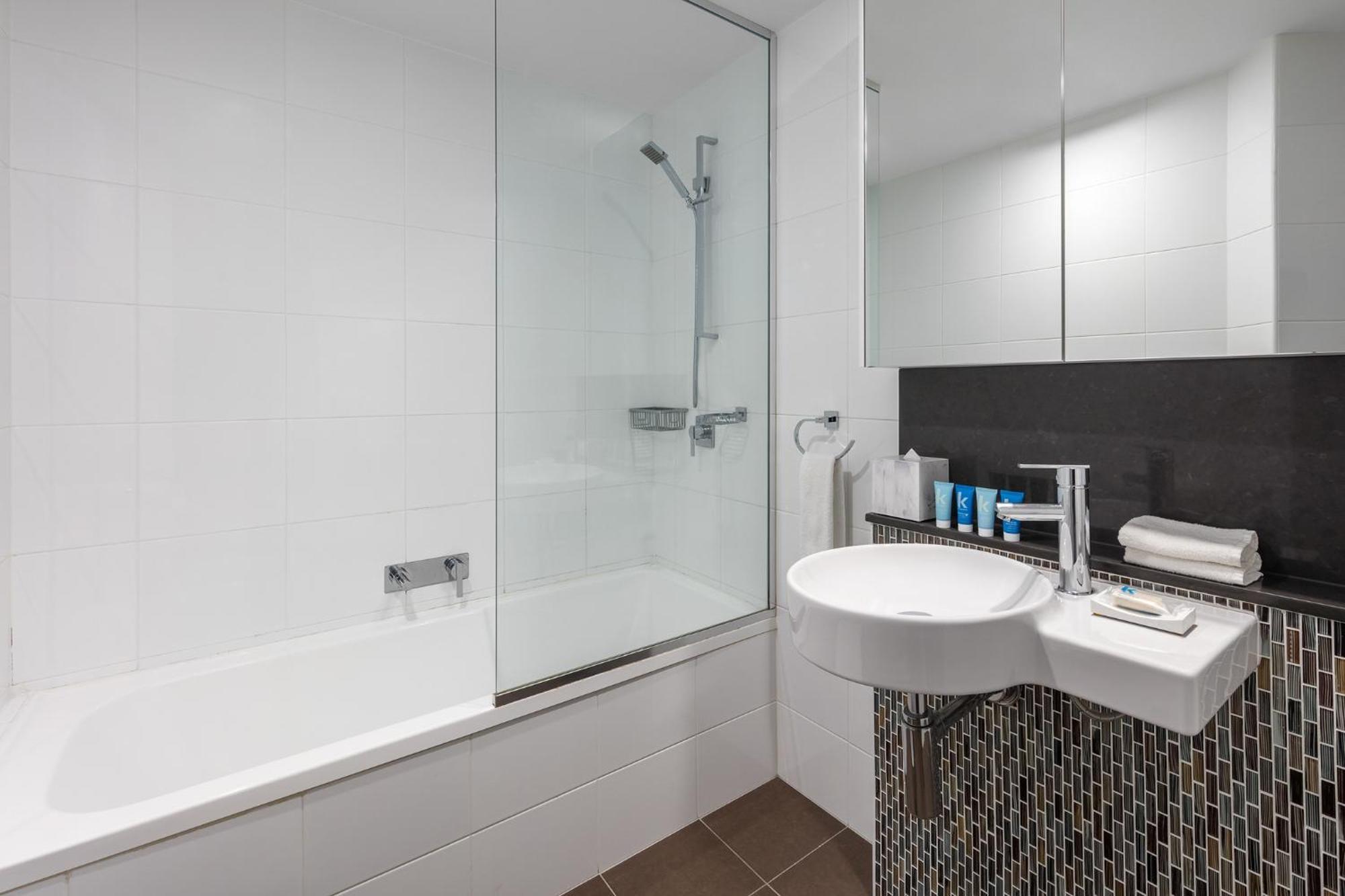 Meriton Adelaide Street, Hotel 5*