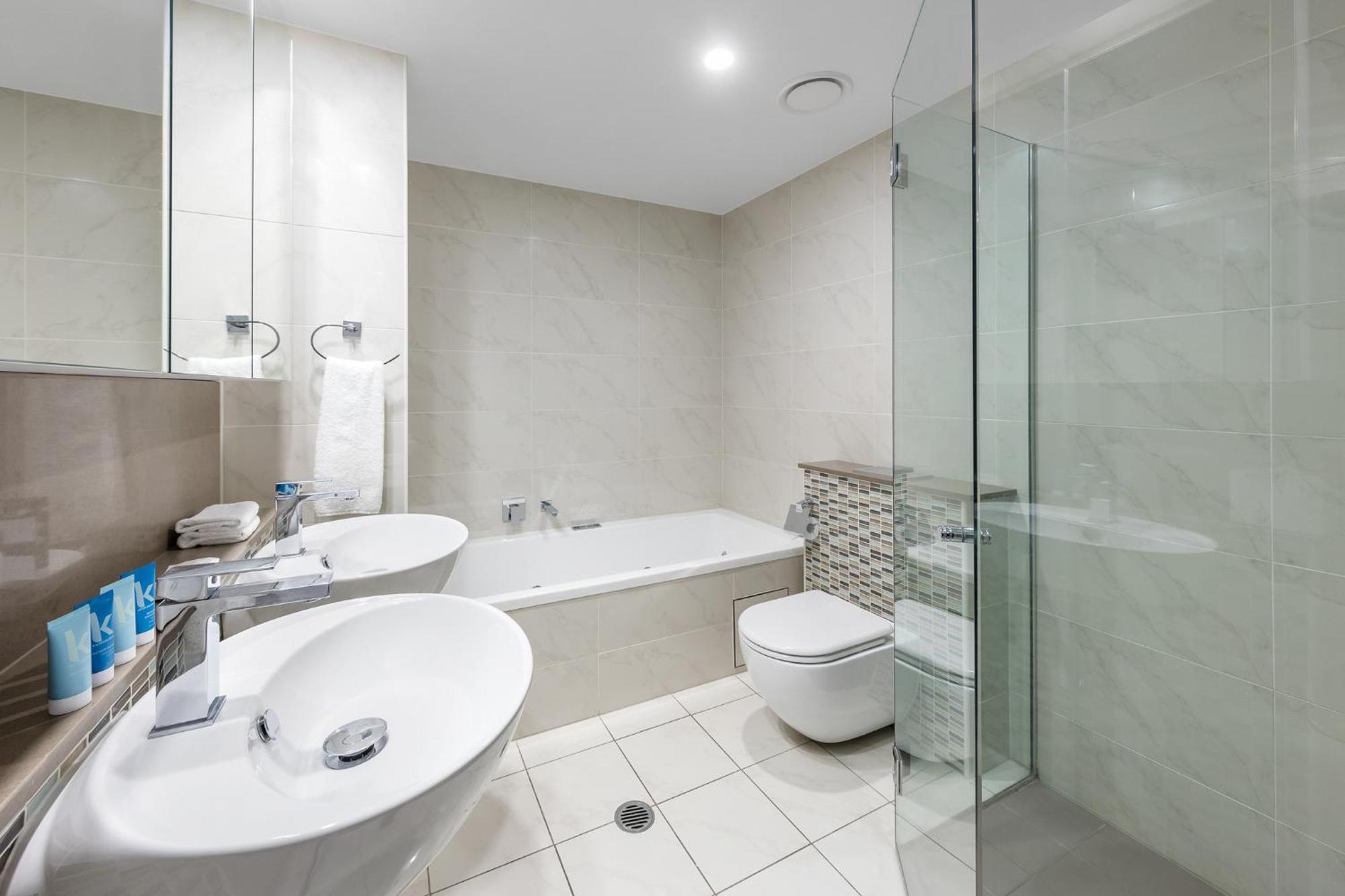 Hotel Meriton Adelaide Street,