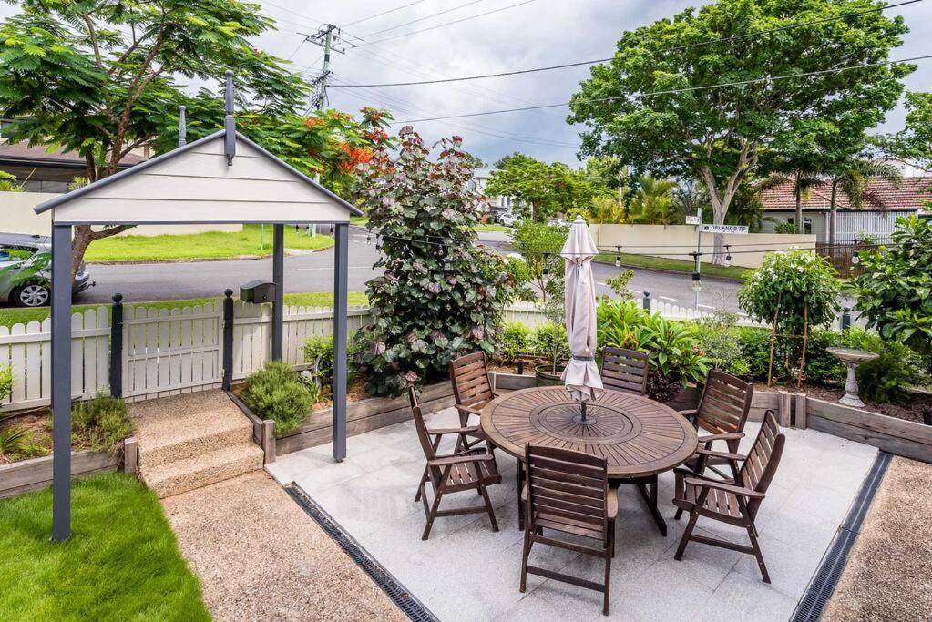 Birdcall Yeronga - Inner Couples Sanctuary Holiday home *