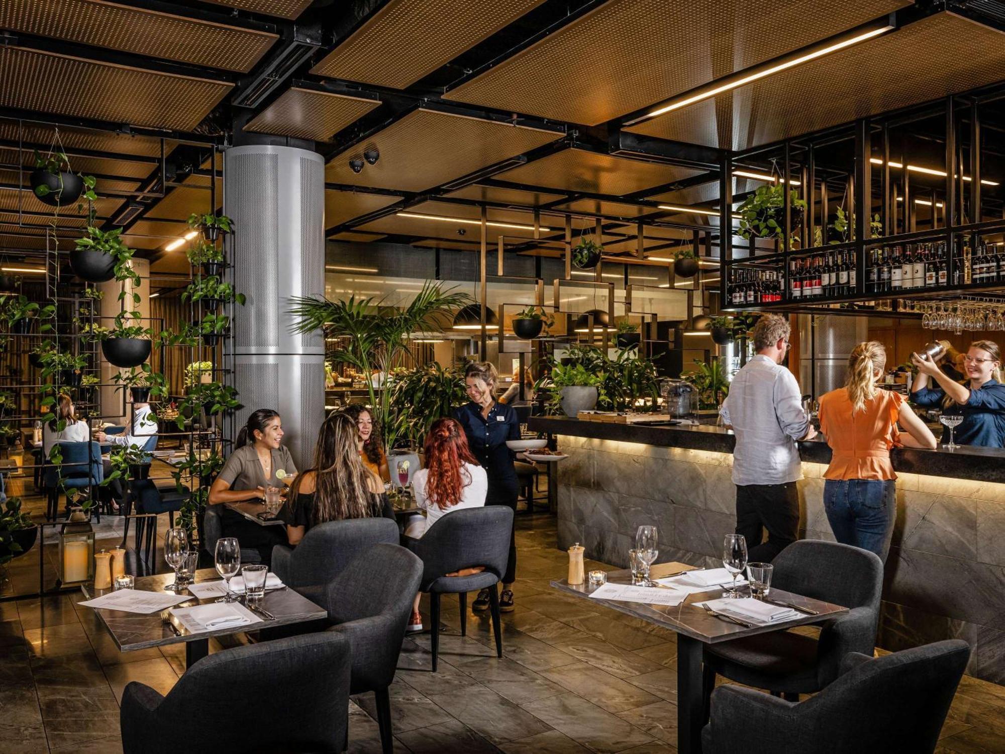 Novotel South Bank 4*