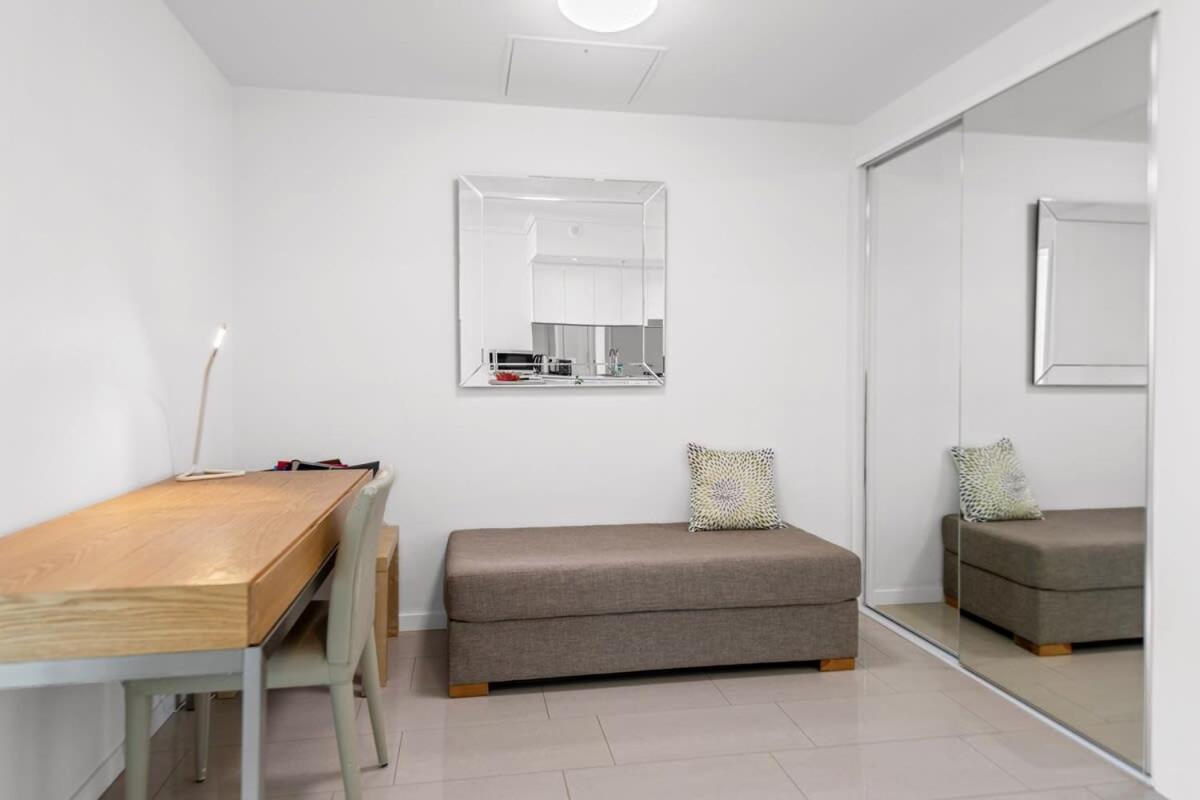 1-bedroom Riverfront With Pool Apartment Brisbane