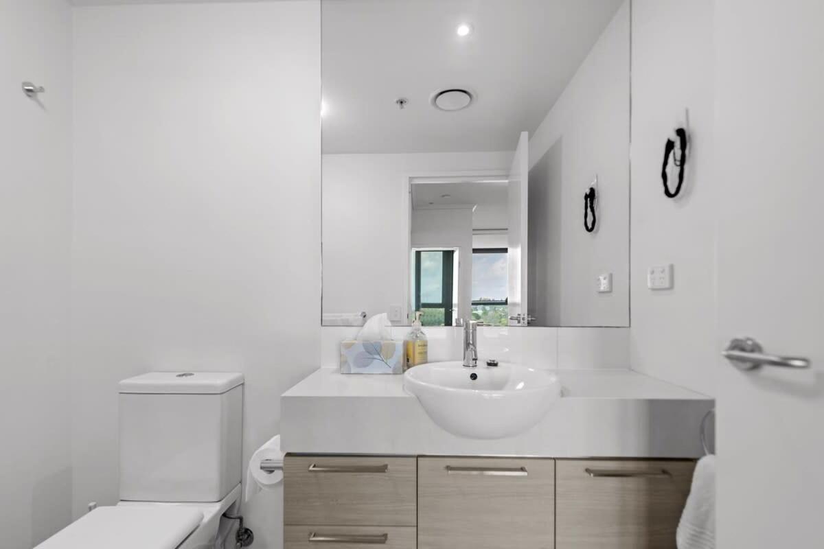 1-bedroom Riverfront With Pool * Brisbane