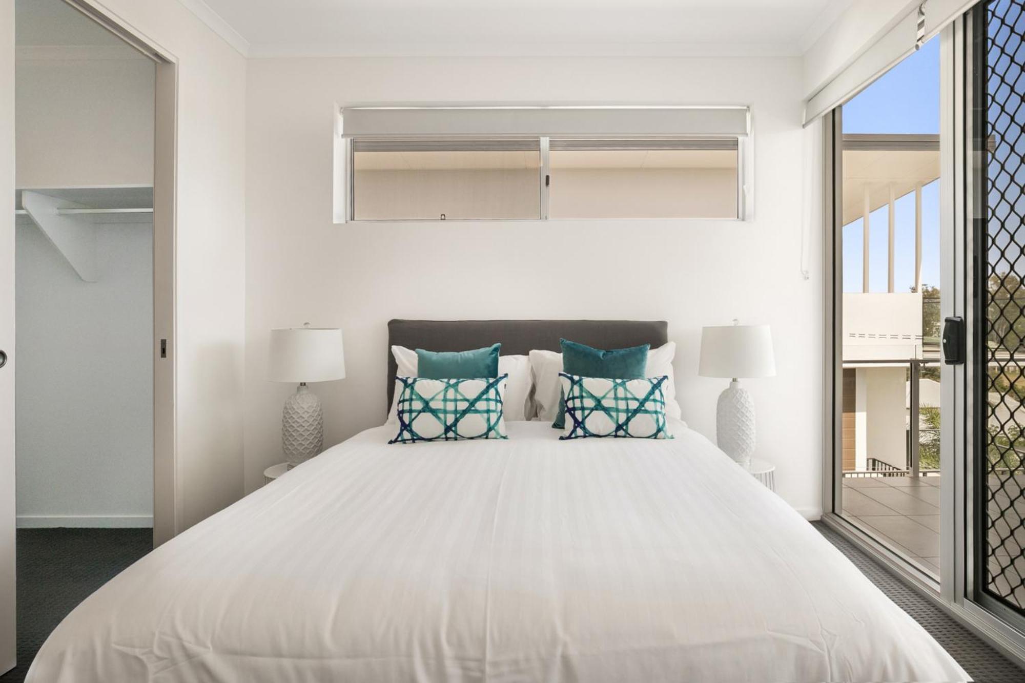 Spacious With Generous Entertaining Apartment Brisbane