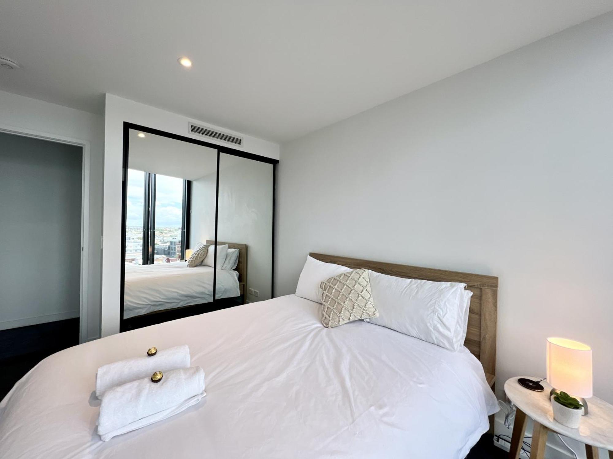 Stylish 1-bed With Pool, Gym & Free Parking Apartamento *