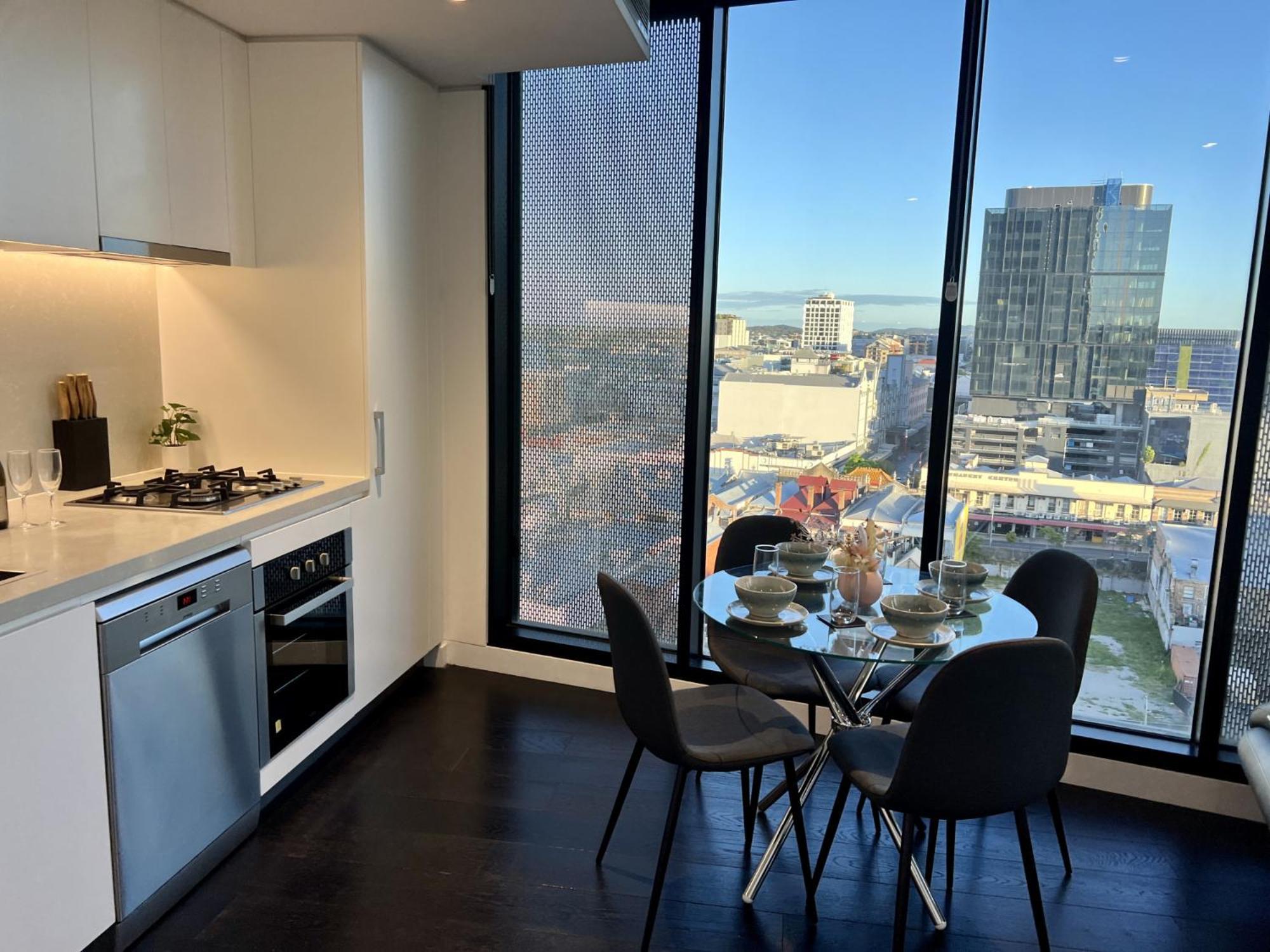 Stylish 1-bed With Pool, Gym & Free Parking Brisbane