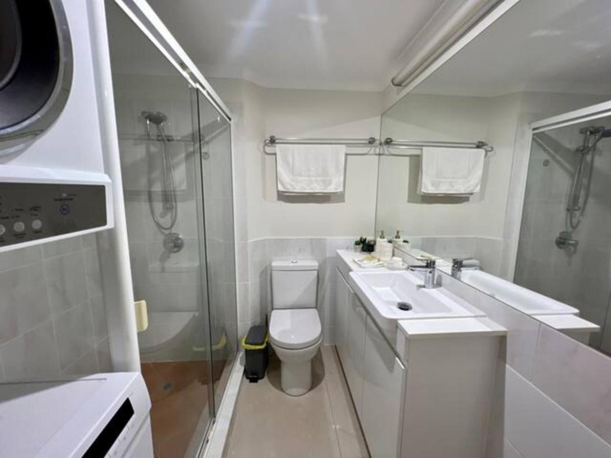 Apartamento 2-bed Unit With Large Backyard, Bbq & Parking