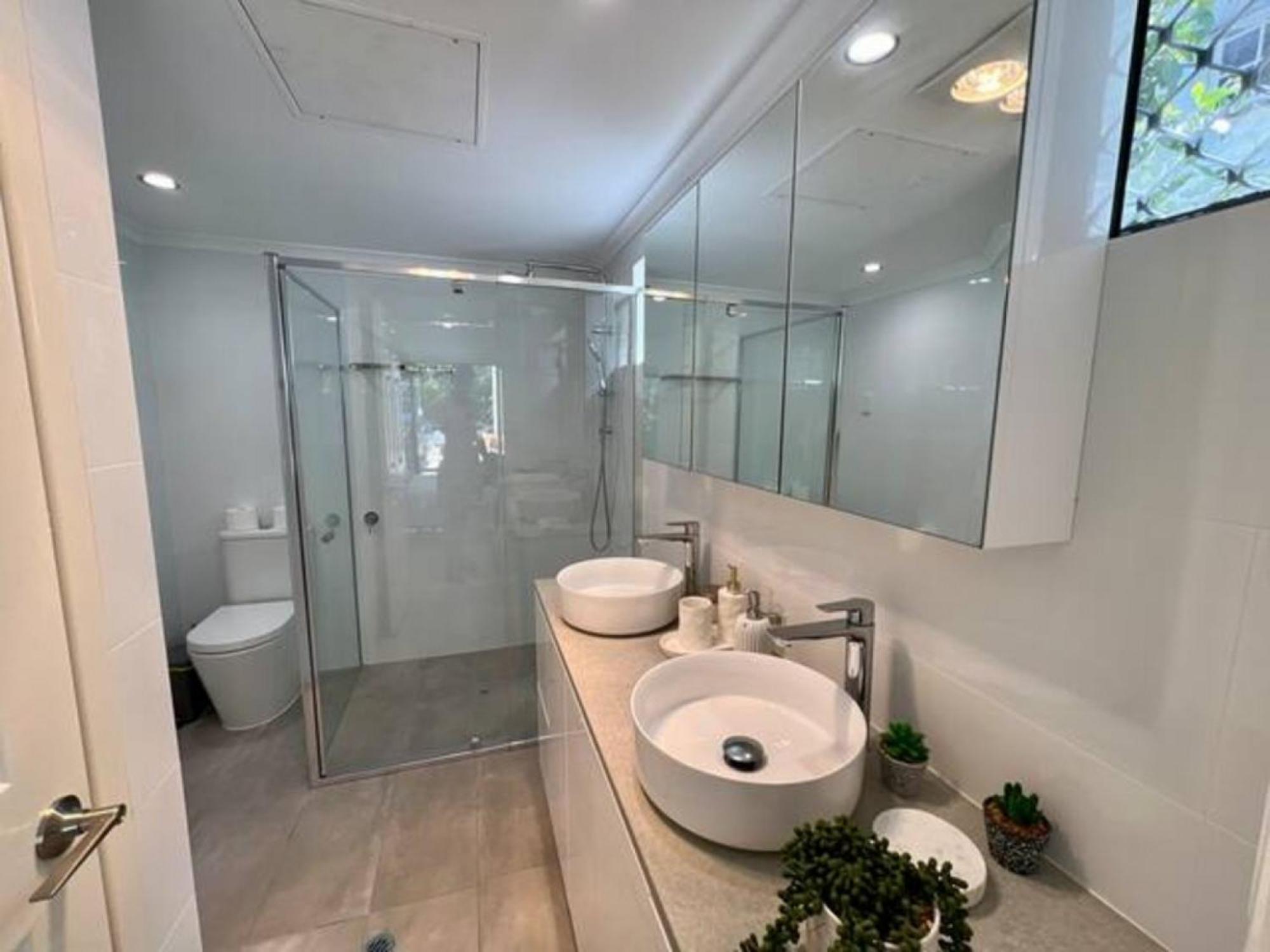 2-bed Unit With Large Backyard, Bbq & Parking Apartamento *