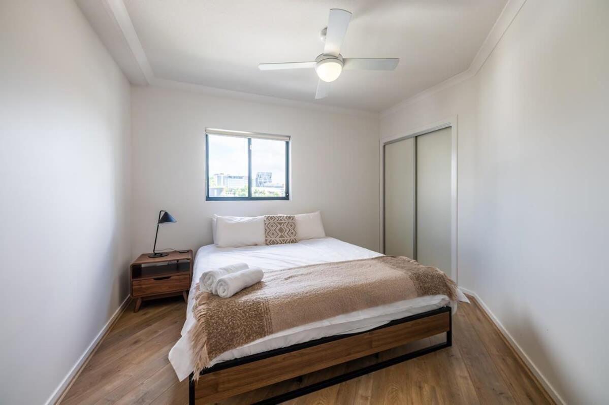 Tranquil 2-bed Inner City Retreat With Parking