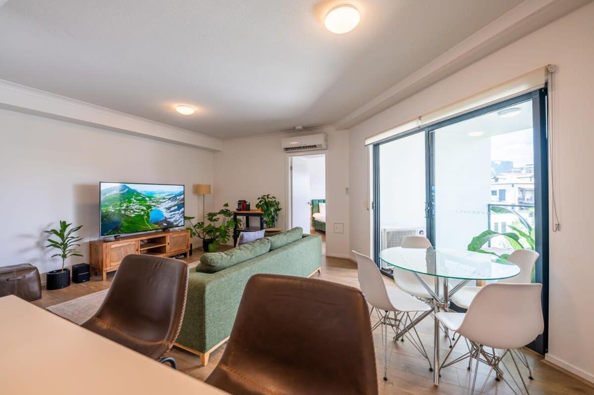 Tranquil 2-bed Inner City Retreat With Parking Apartment *