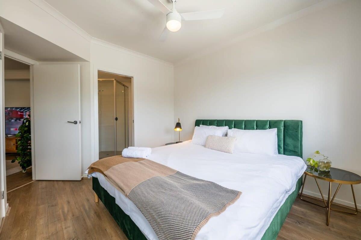 Tranquil 2-bed Inner City Retreat With Parking Apartment