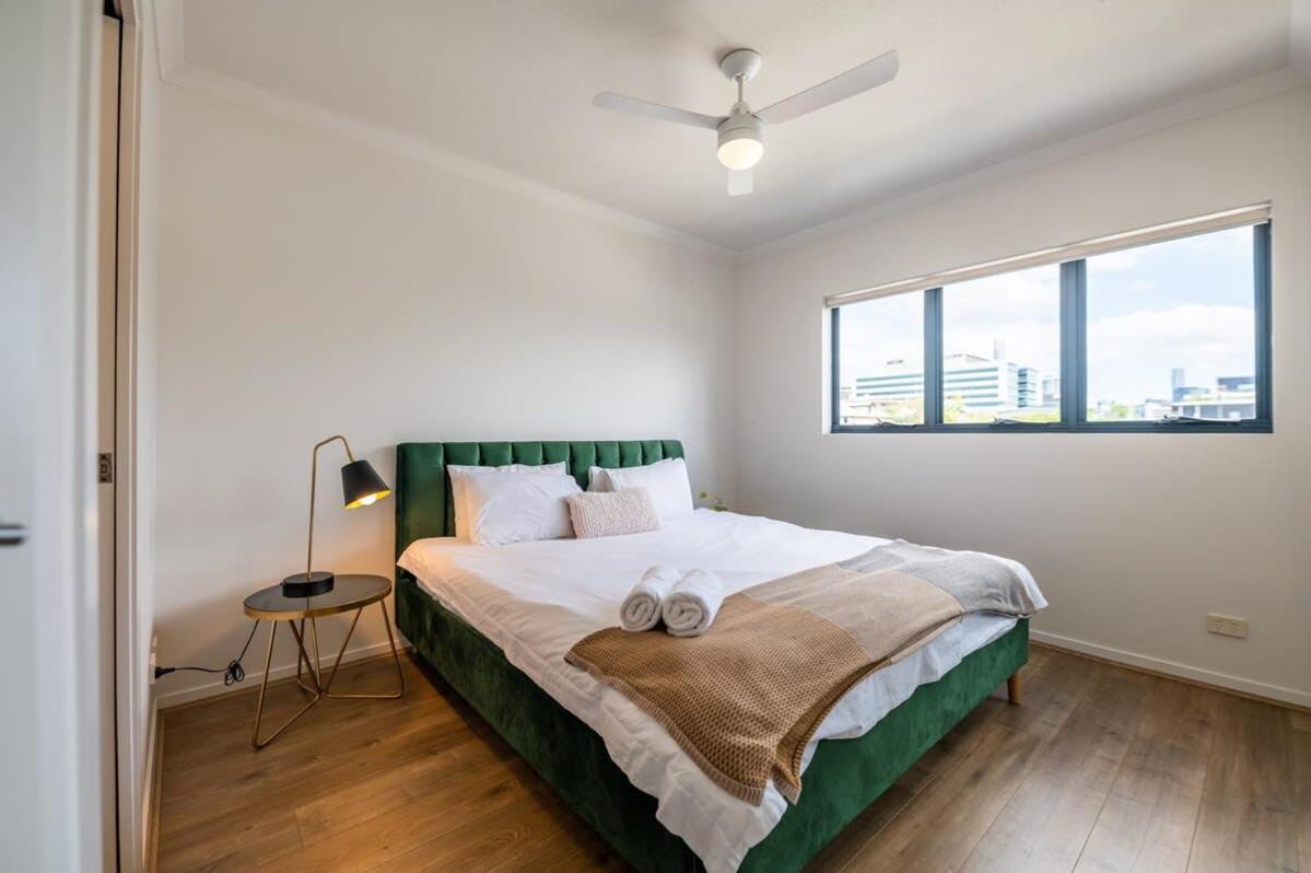 Apartment Tranquil 2-bed Inner City Retreat With Parking *