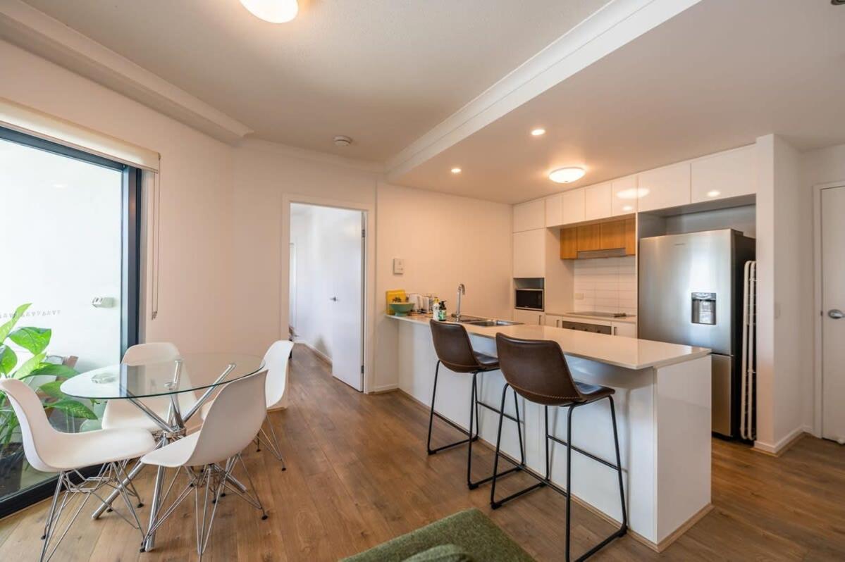 Apartment Tranquil 2-bed Inner City Retreat With Parking Brisbane