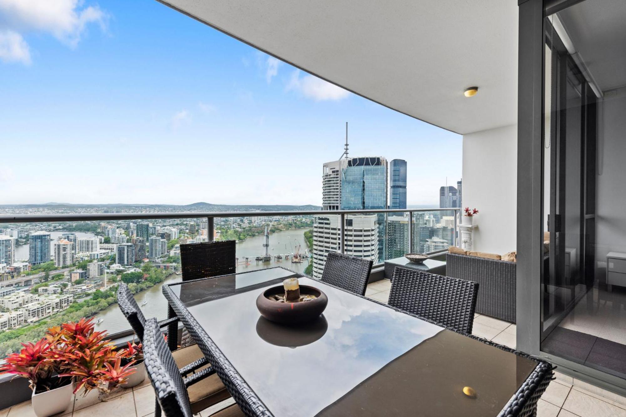 Apartment Urban Skyline 2-bed With Pool & Gym Access Brisbane