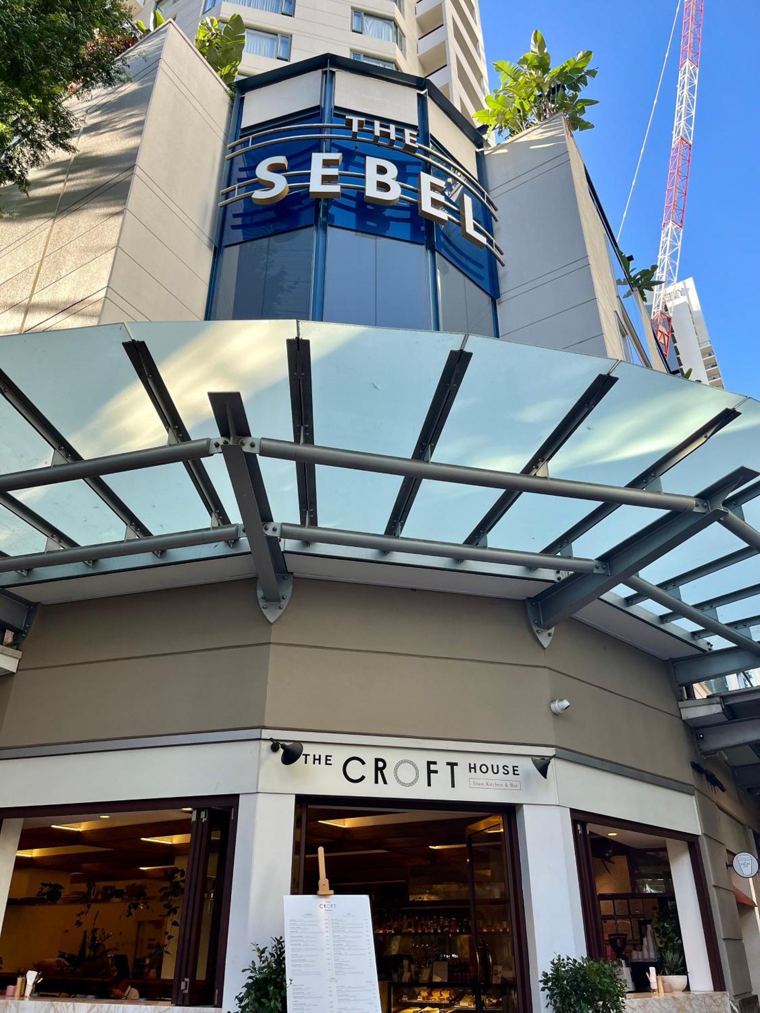 Best Location Cbd & Free Parking *