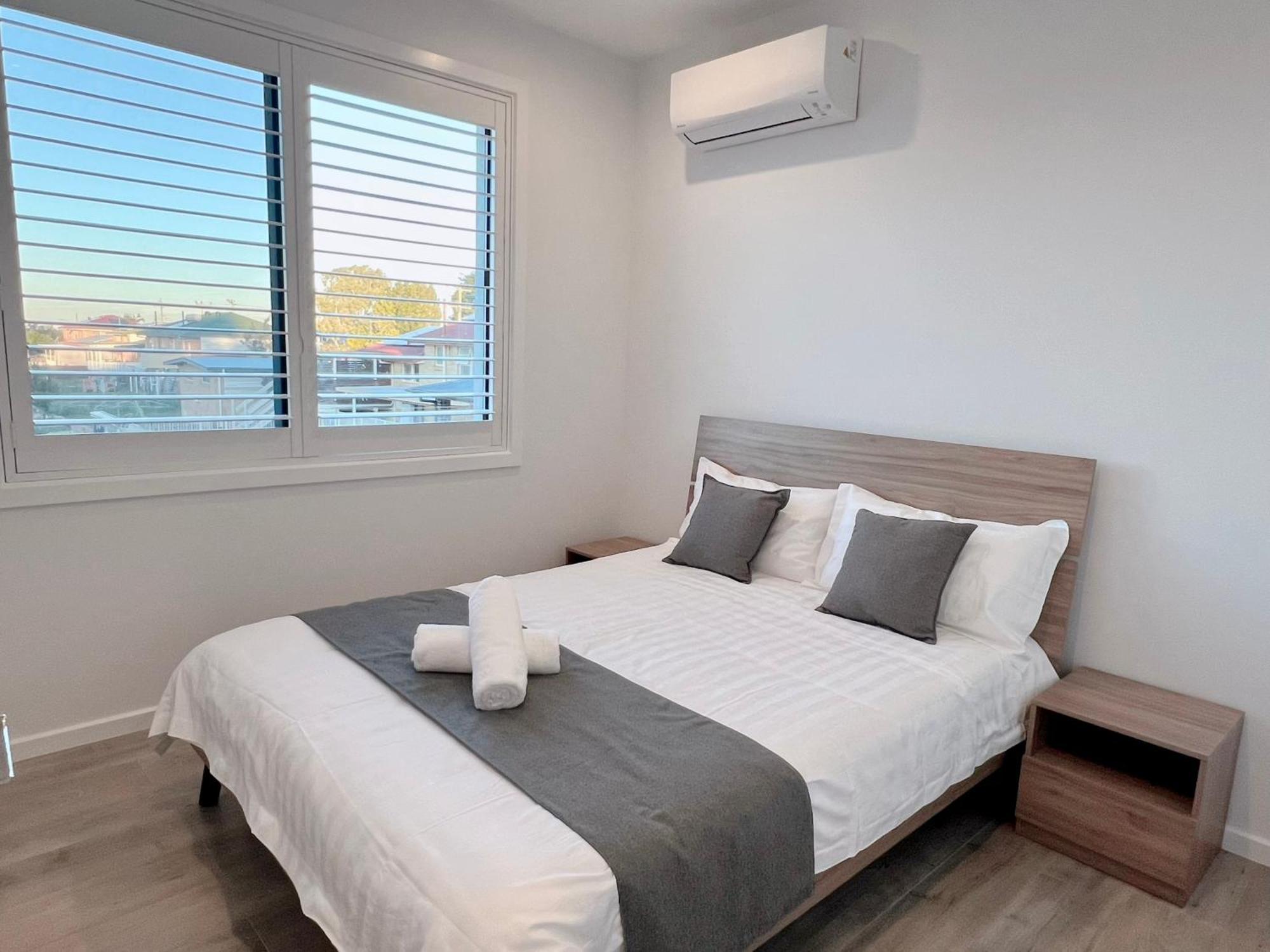Modern Comfort In Macgregor Villa Brisbane