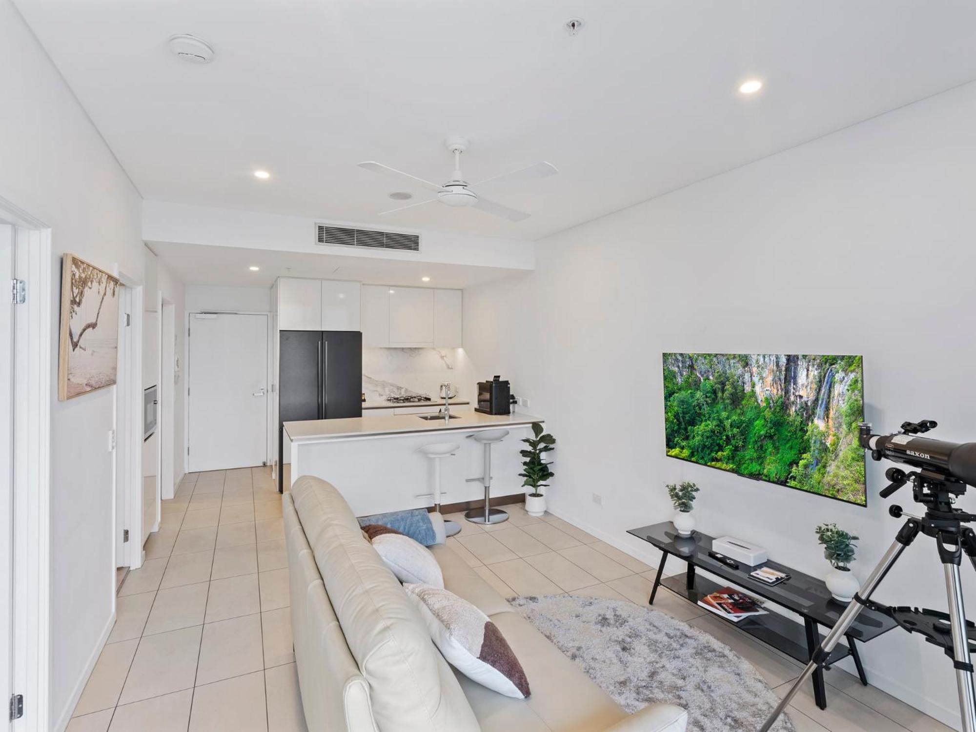 2br In South With Spectacular River View Brisbane