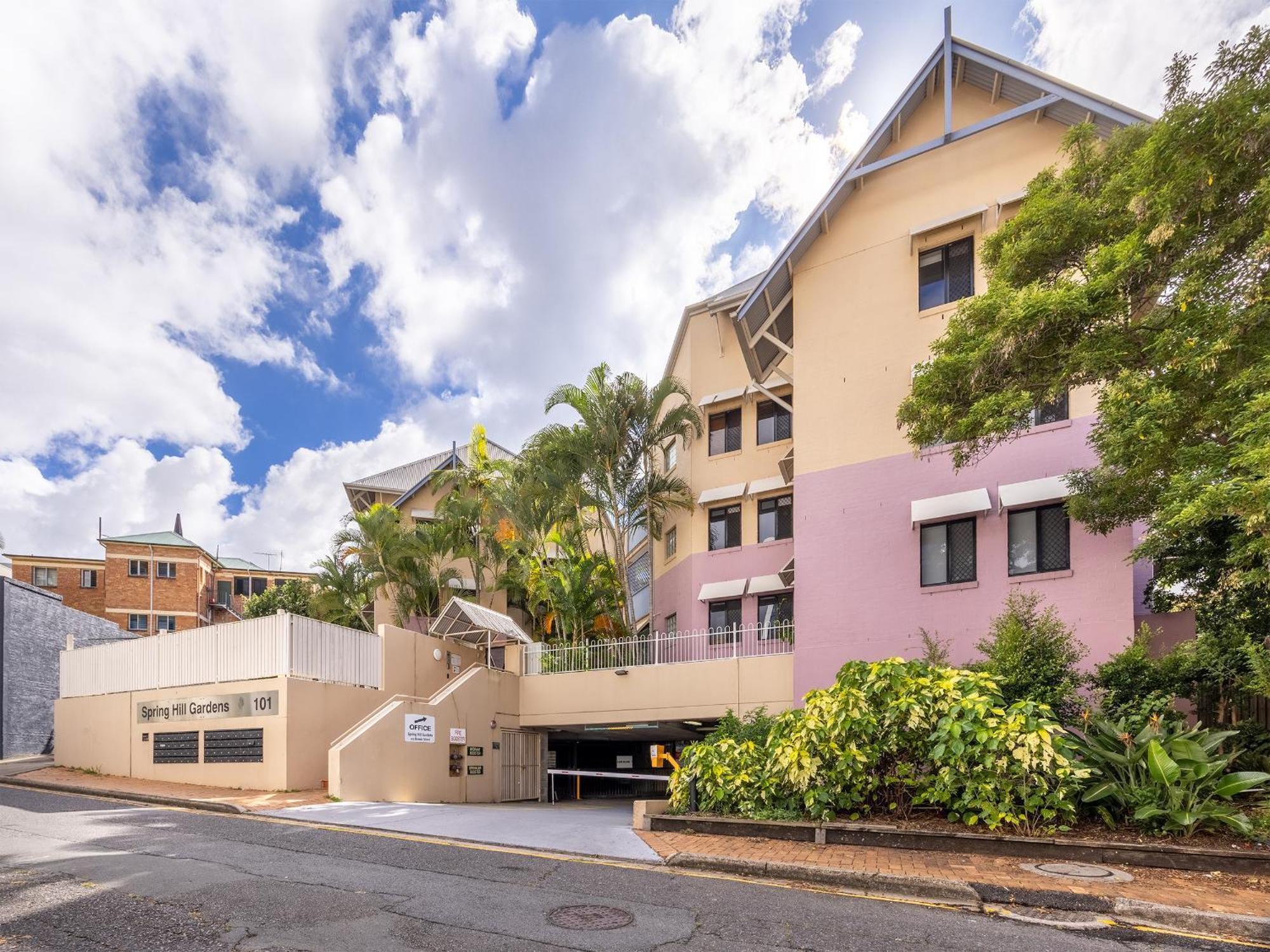 Aparthotel Spring Hill Gardens 3*