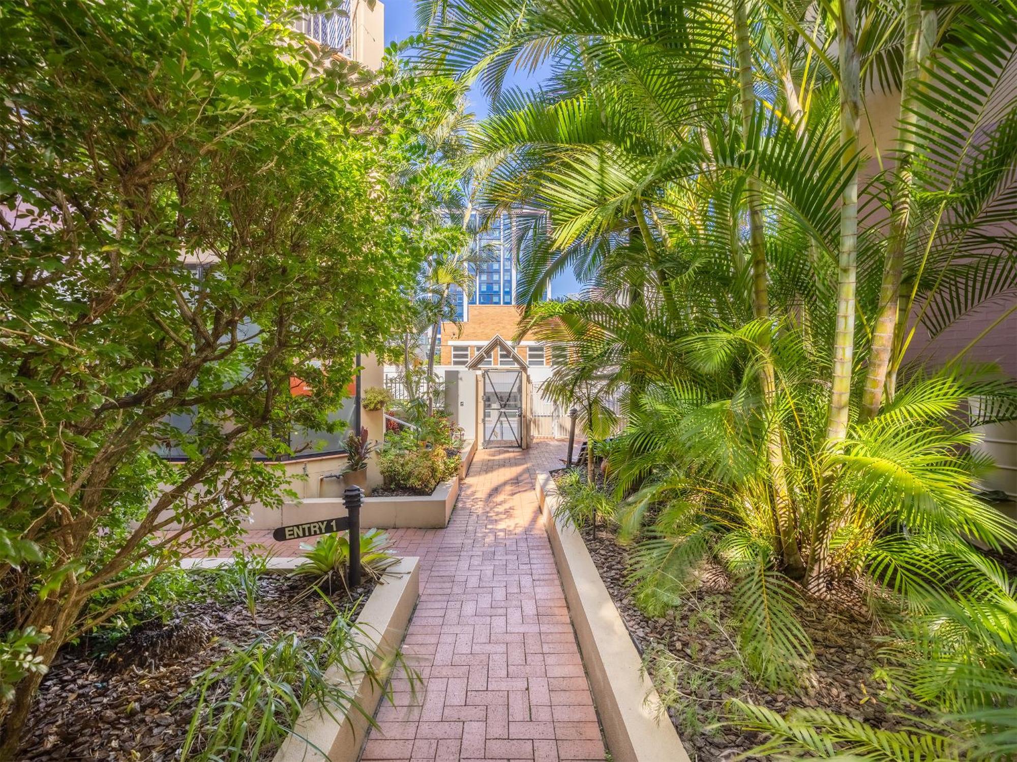 Spring Hill Gardens 3*