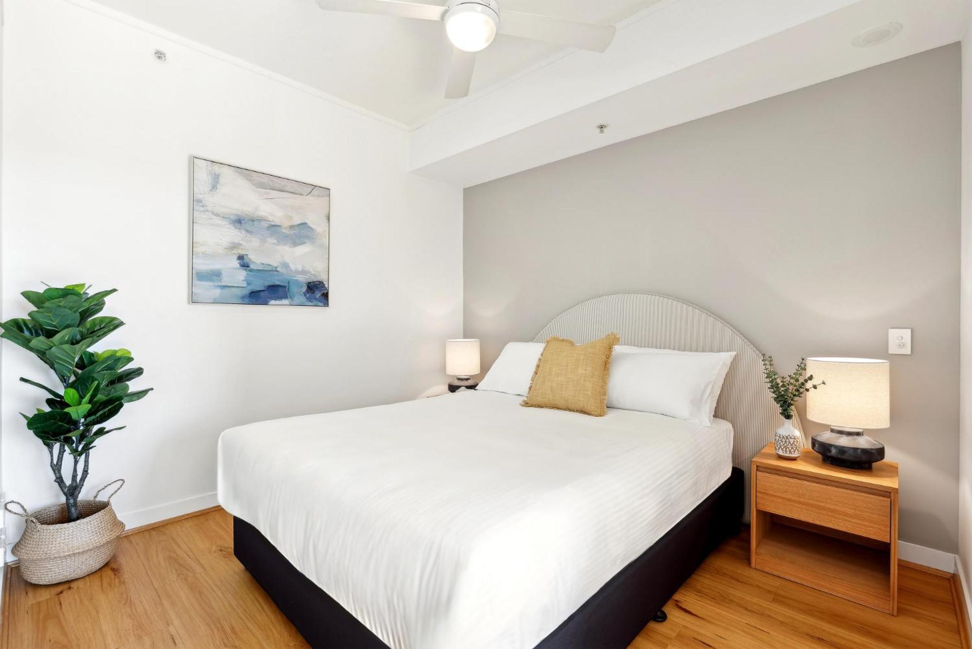 Elegant Inner-city 1-bed With Rooftop Dining Brisbane