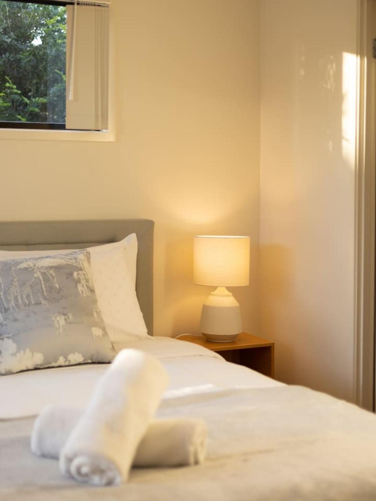 3bd Townhouse Close To Shops, Transport With Carpark Holiday home Brisbane