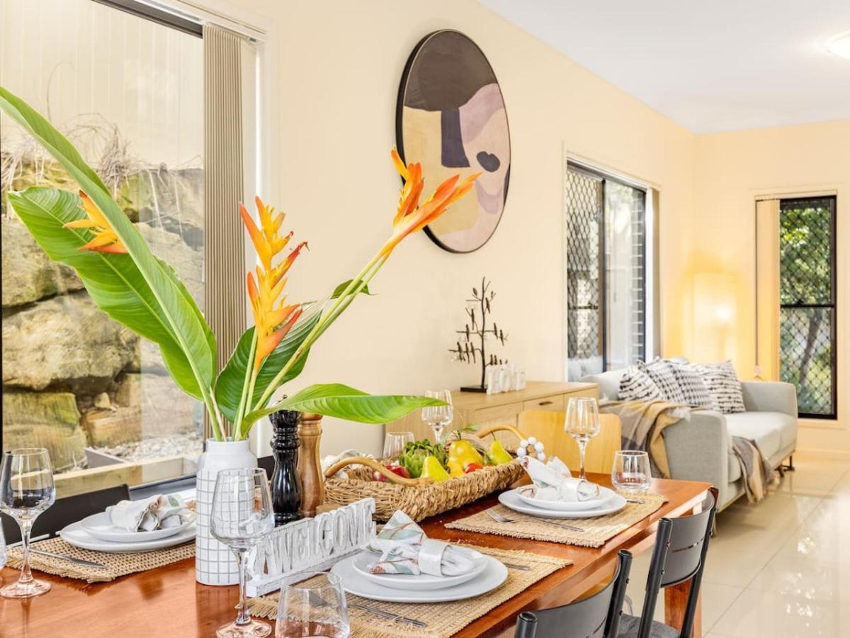 3bd Townhouse Close To Shops, Transport With Carpark Brisbane