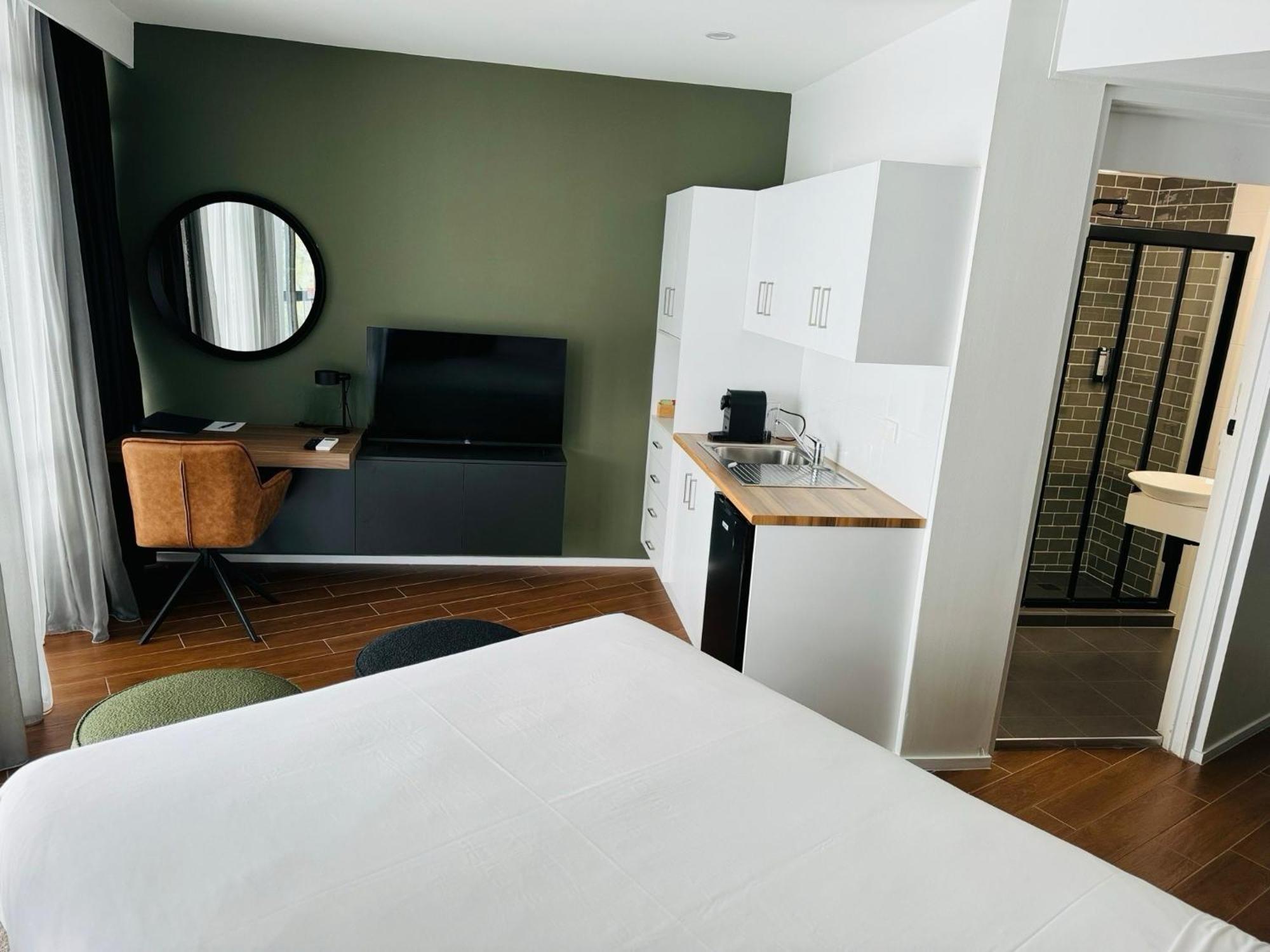 Hotel Madison Tower Mill 3*
