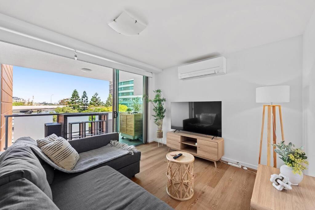Inner Action 3bed 2bath 1car 3balconies Apartment