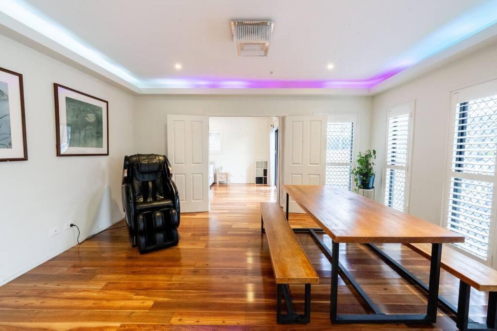 Spacious 5br 3ba W Parking And Yard In Sunnybank - S4 Apartment *