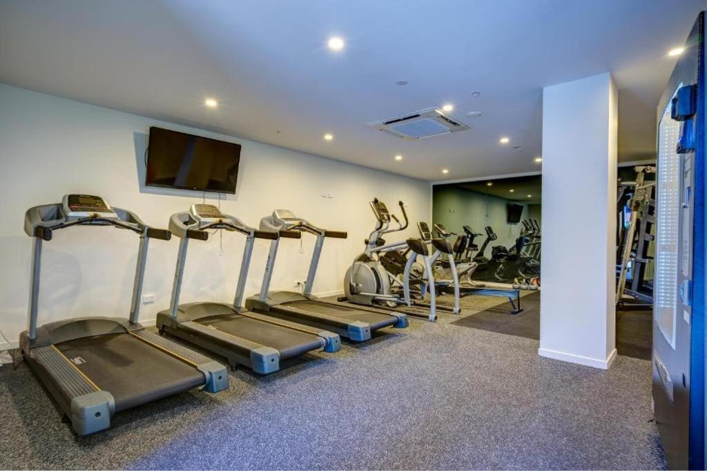 Cozy 1br Perfect For Business Trips Parking&wifi Apartment *