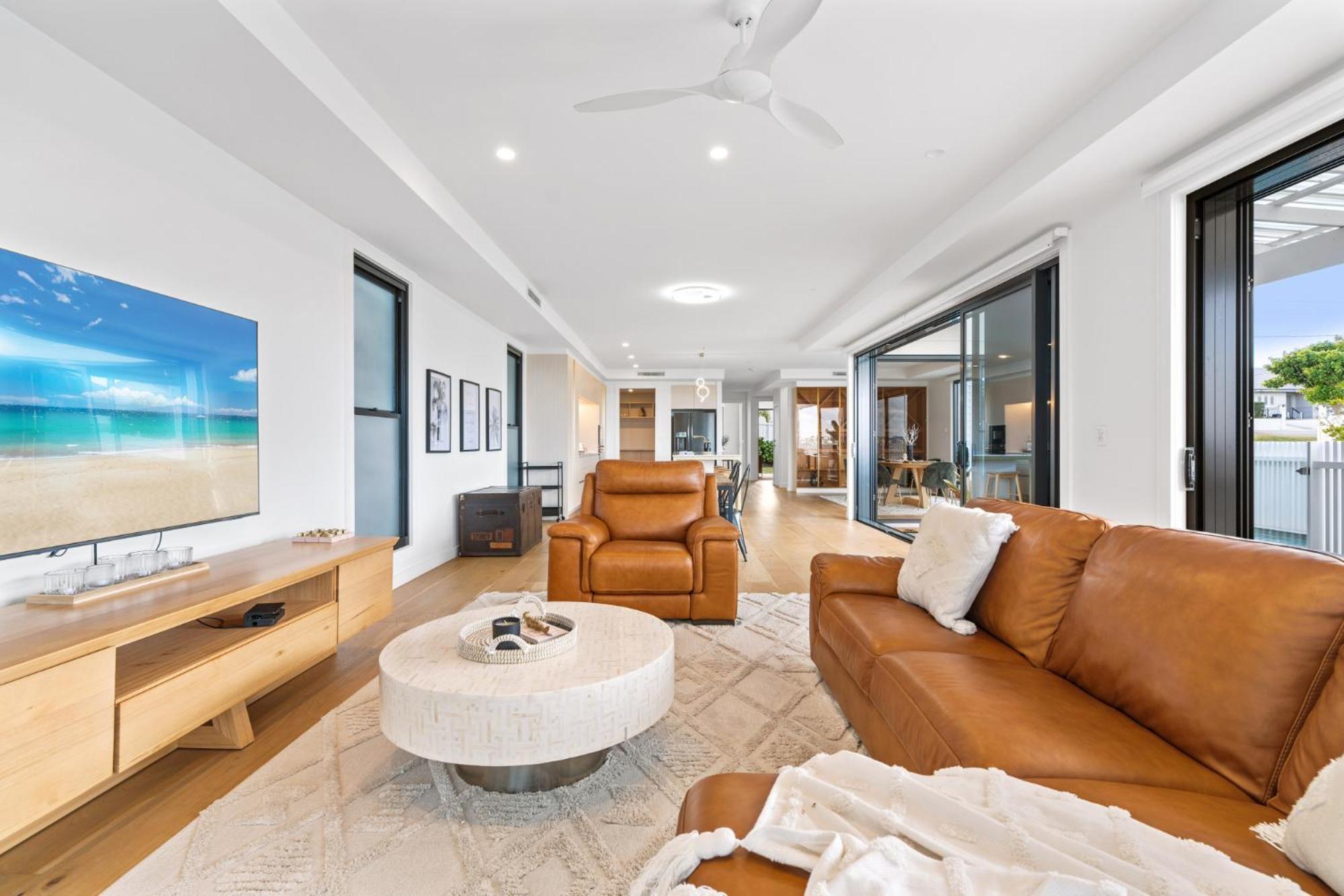 Deluxe 4-bed With Pool Pizza Oven & Fire Pit