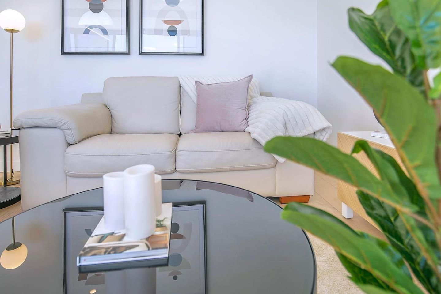 Apartment Of Spring Hill - Balcony Bliss And Poolside Escape