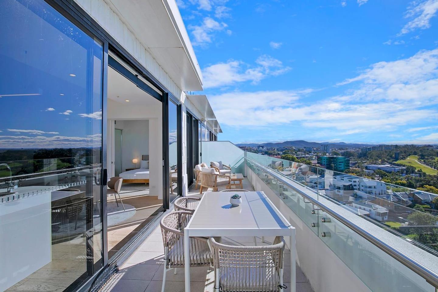 Apartment Of Spring Hill - Balcony Bliss And Poolside Escape *