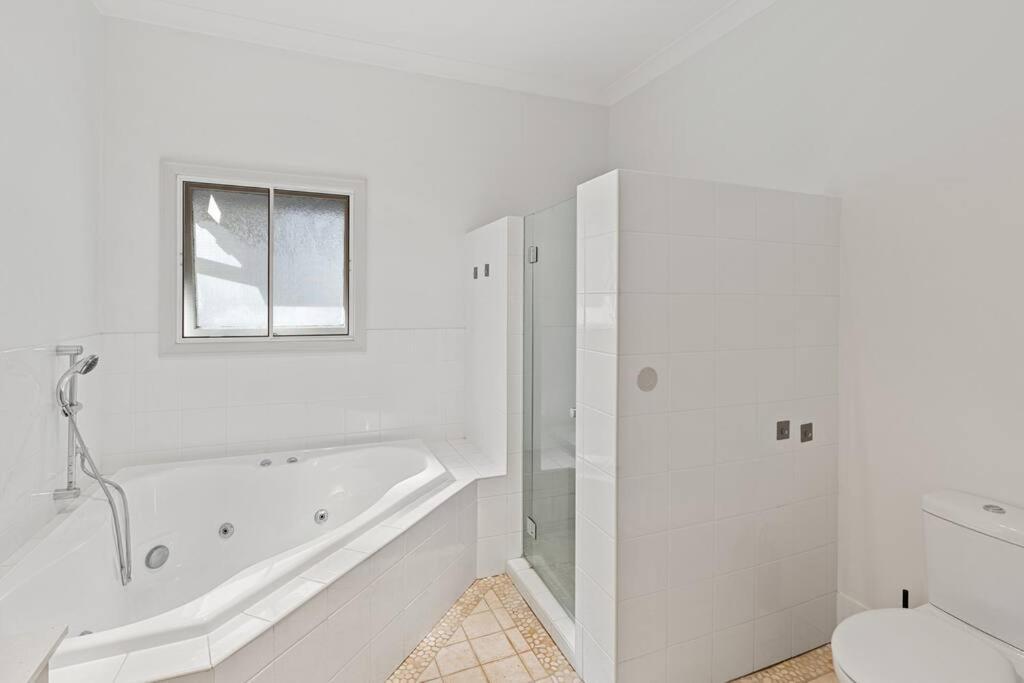 Artistic Queenslander With Park Views - Near City! Brisbane