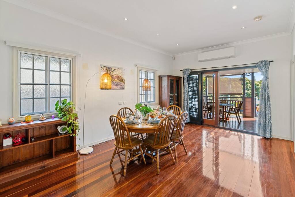 Holiday home Artistic Queenslander With Park Views - Near City! Brisbane