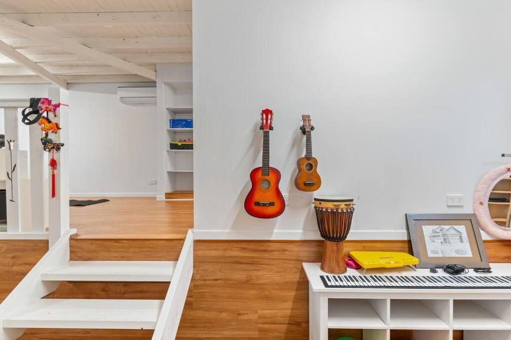 Artistic Queenslander With Park Views - Near City! Brisbane