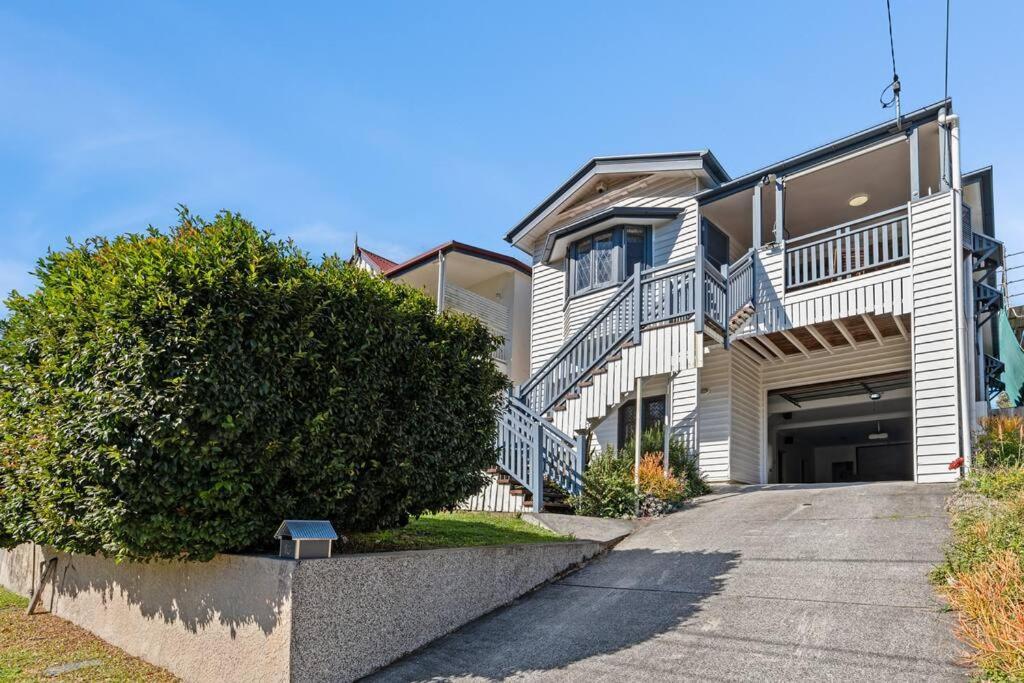 Artistic Queenslander With Park Views - Near City! * Brisbane