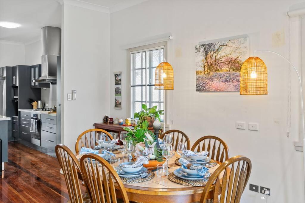 Artistic Queenslander With Park Views - Near City! * Brisbane
