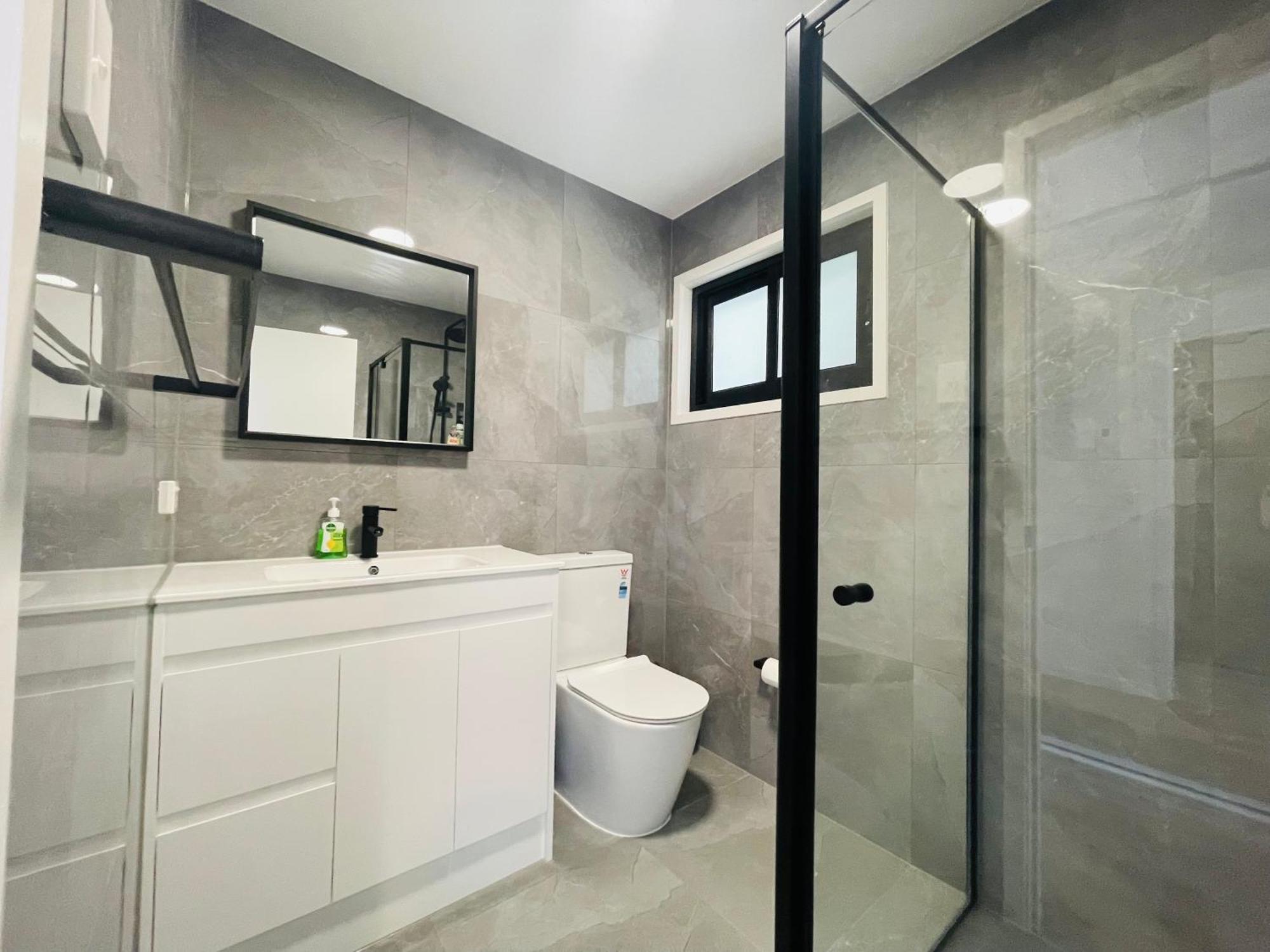 262atroughton Guest house *