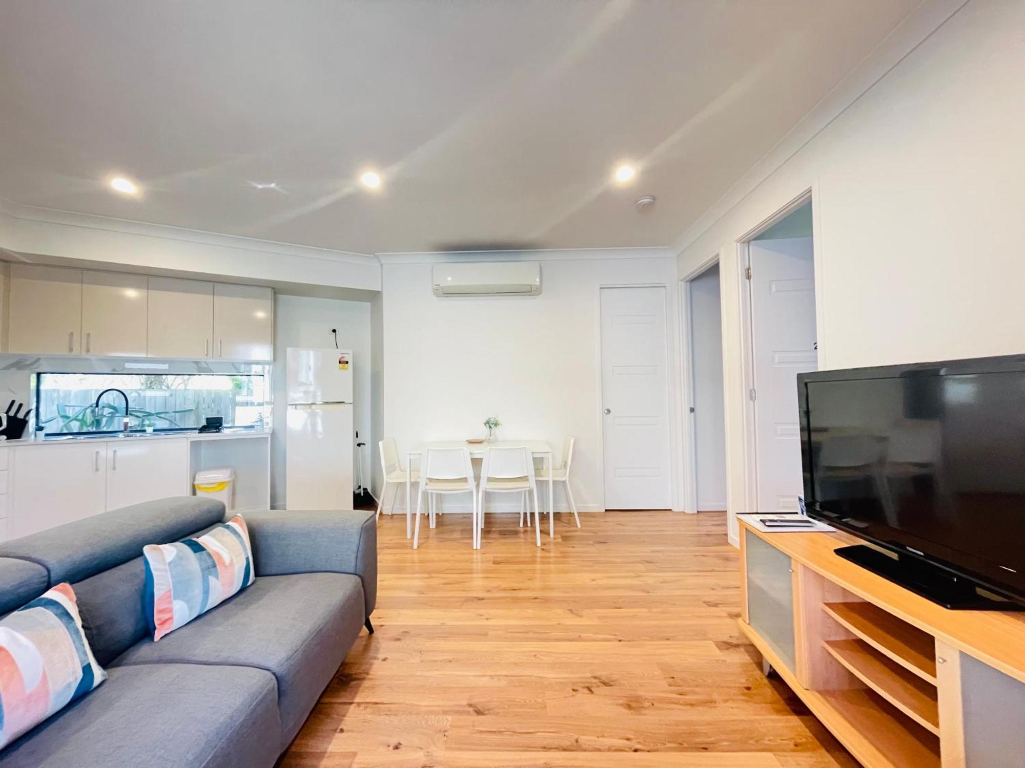 Modern 2 Bedrooms House Close To Qeii Hospital & Grifith Uni Apartamento *