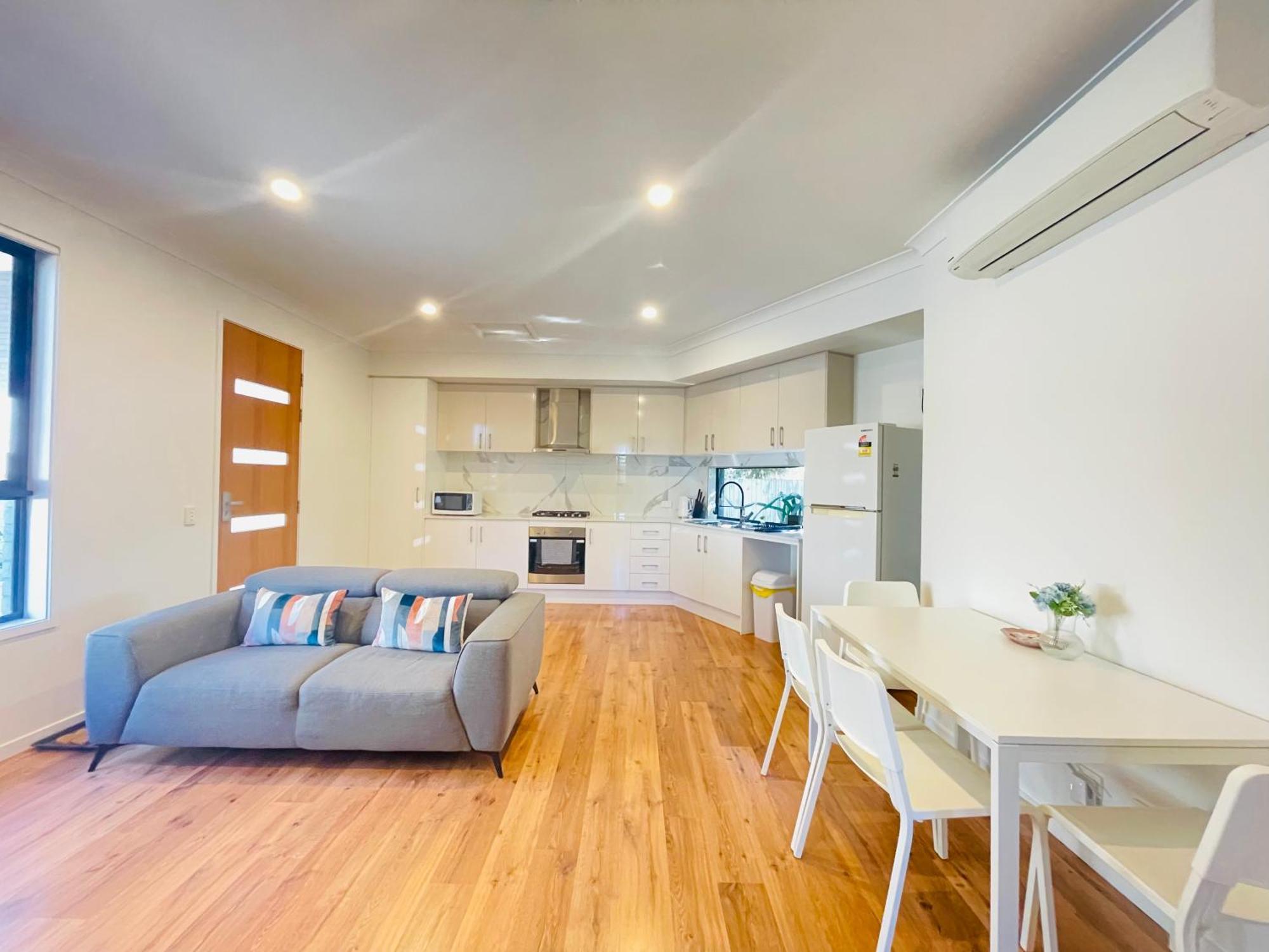 Modern 2 Bedrooms House Close To Qeii Hospital & Grifith Uni * Brisbane